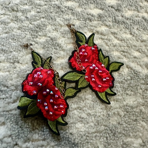 Vibrant Red Floral Earrings with Green Leaves - Picture 2 of 2